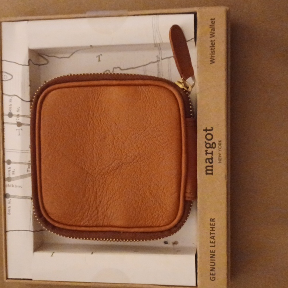 Margot Zip Around 100% Leather Travel jewelry case Wallet Brown